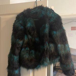 Super cute fluffy jacket!!!